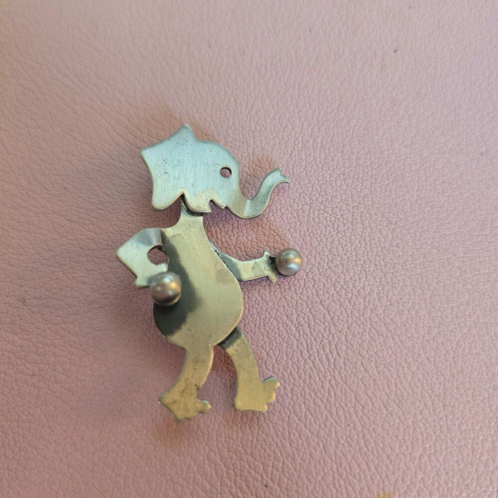 Vintage Beau Sterling Silver Elephant Brooch